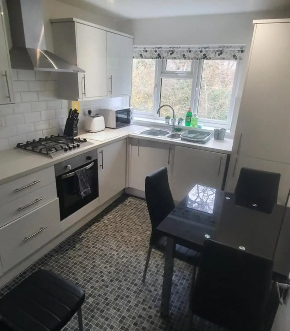 The Coral Suite - 2 Bedroom Apartment In Lakeside, Cardiff Minutes From Roath Park Lake Великобритания