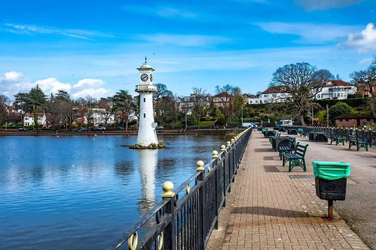 The Coral Suite - 2 Bedroom Apartment In Lakeside, Cardiff Minutes From Roath Park Lake 0*,  Великобритания